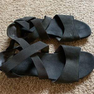 Munro Black Stretchy Strap Open Toe Sandals women’s 9